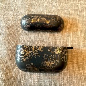 Velvet Caviar Airpods pro case floral chrome